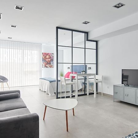 9 Nidos Centrica Suites - Nuevo Plasencia Kültér fotó
