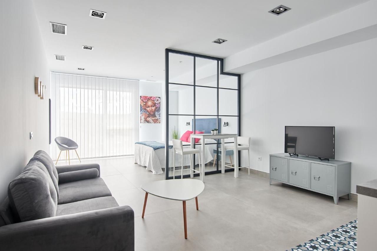 9 Nidos Centrica Suites - Nuevo Plasencia Kültér fotó