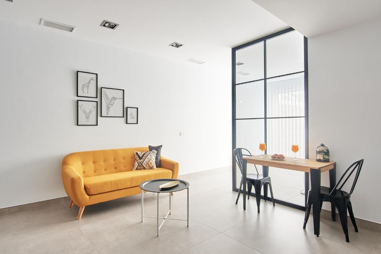 9 Nidos Centrica Suites - Nuevo Plasencia Kültér fotó
