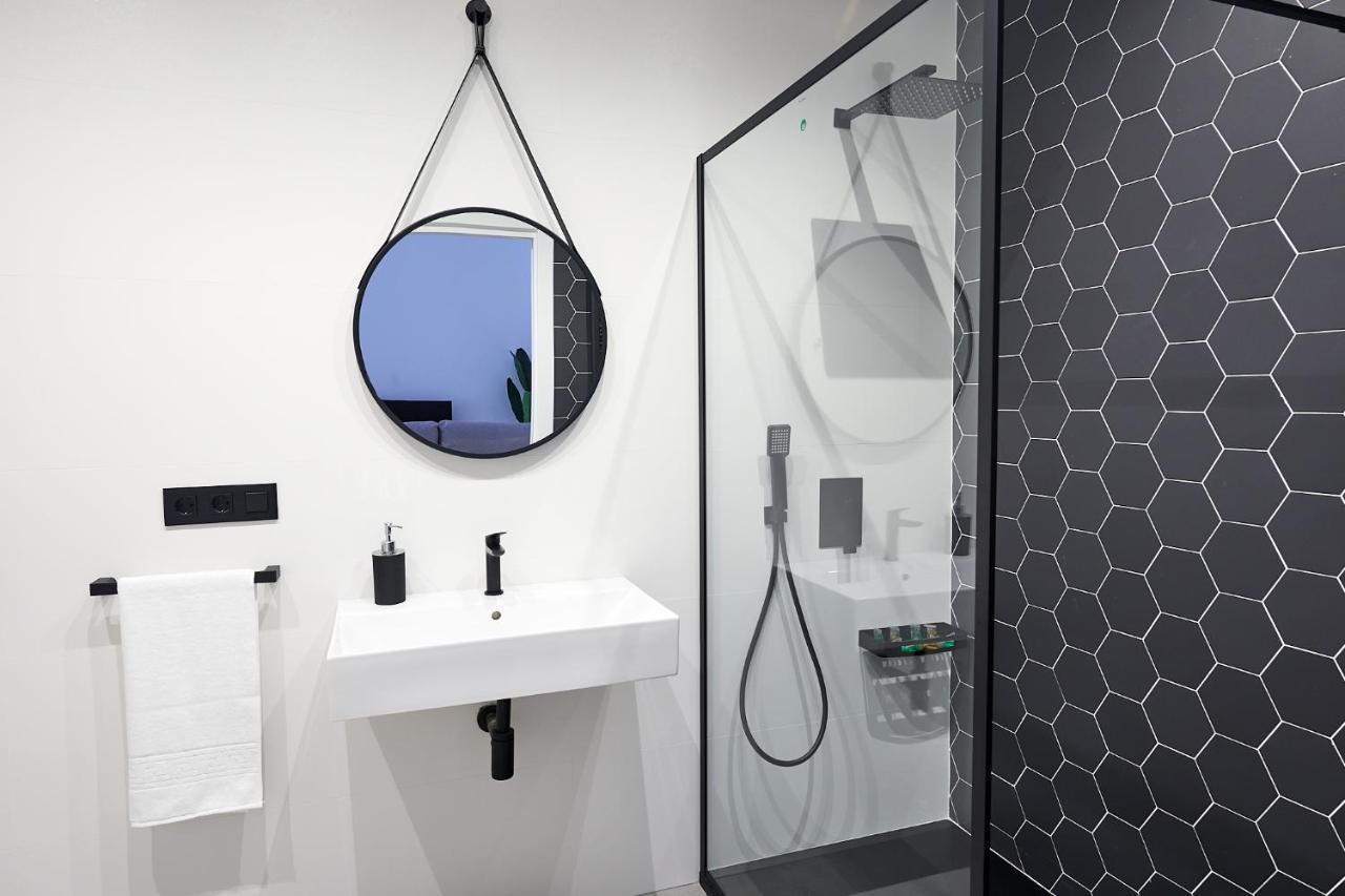 9 Nidos Centrica Suites - Nuevo Plasencia Kültér fotó
