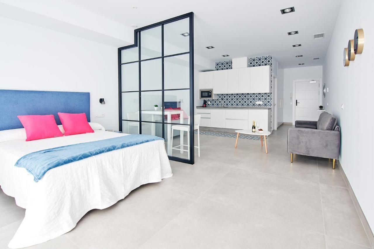 9 Nidos Centrica Suites - Nuevo Plasencia Kültér fotó